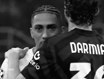 وياك الاسنين راحن حرامات رافينيا💔#fyp #foryou #foryoupage #برشلونة #رافينيا 