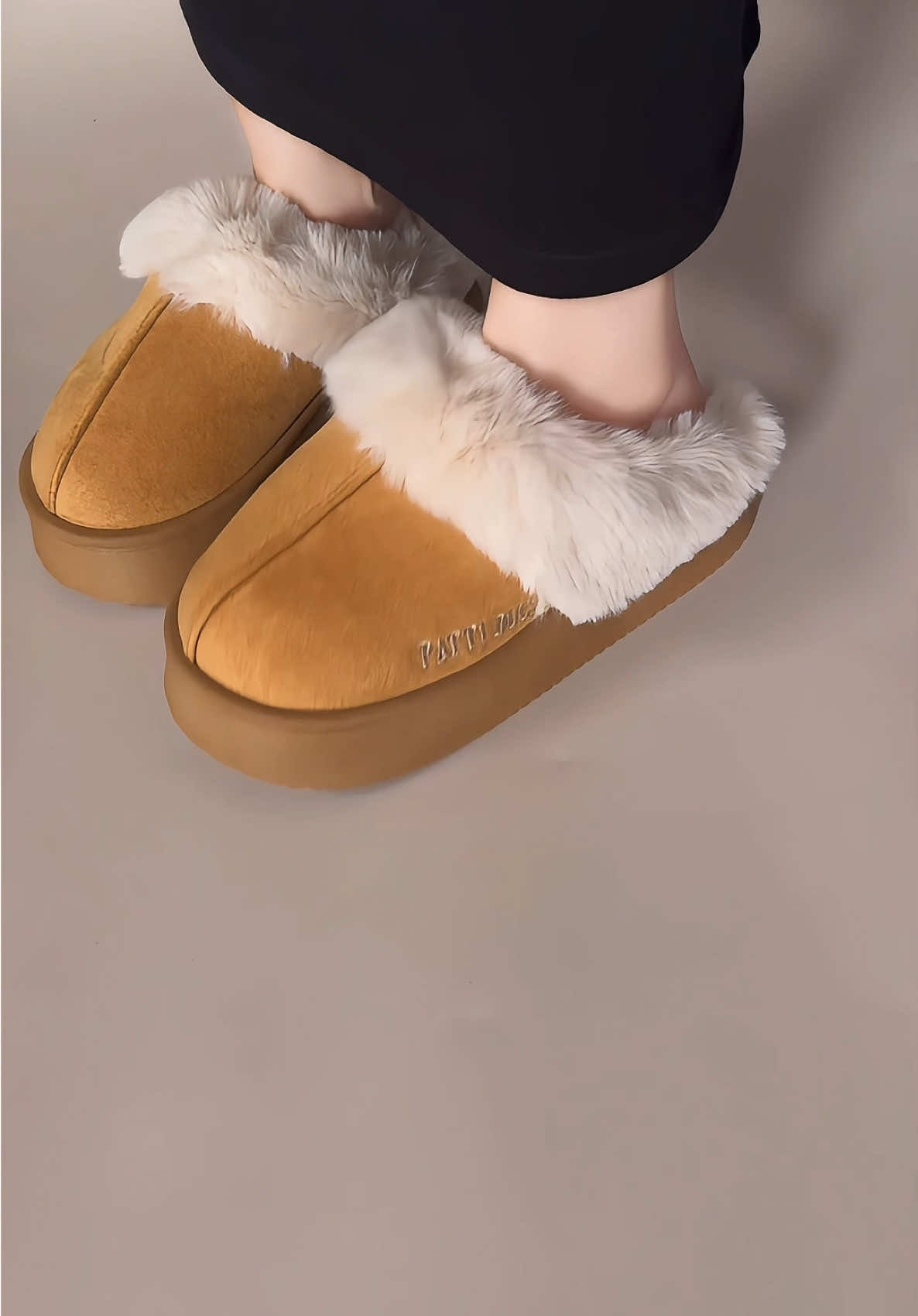 Sục lông siêuu nhen êm chân ạ #mydepxinh #giaydep #depnu #depxinh #depnuxinh #xhuong 