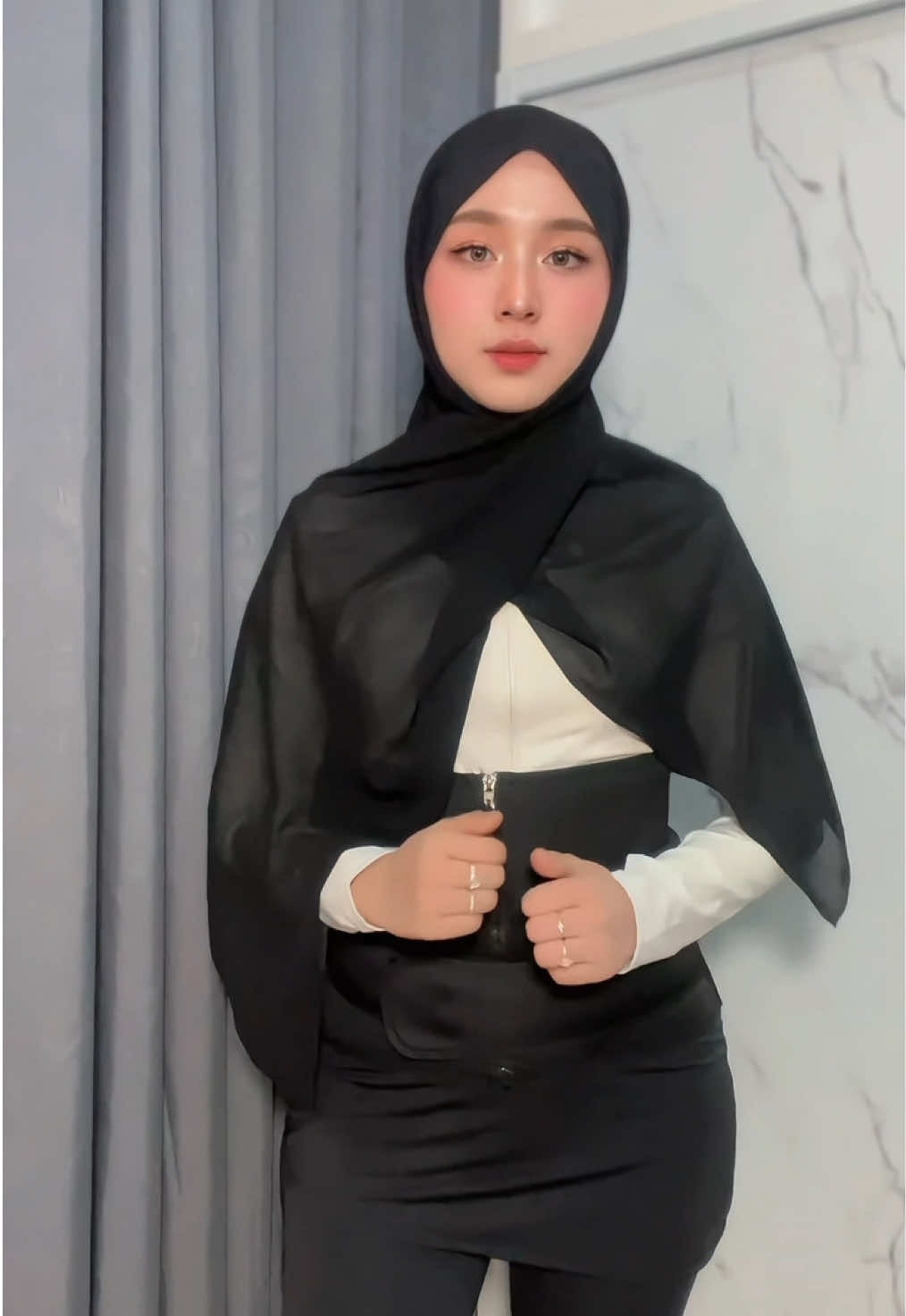 Yang perut nya buncit kaya aku, ga nyaman goyang2 gitu perut nyaa sabi bgt pake korset ini sat settt 