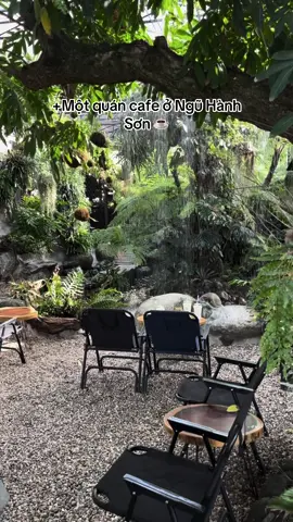 Quán cfe này mình đã up 1 lần nhưng ngắn quá ko thấy được hết vẻ đẹp của nó. Hôm nay mình ghé lại nên quay kỹ hơn chút. Tranh thủ trước bão, chill chút xíu.  Lâu nay mưa bão, lụt lội, mn thế nào ạ. Nhìn đâu cũng buồn cũng thương nên chẳng có tâm trạng để up 1 thứ gì lên MXH. Chỉ mong tất cả mn bình an, vượt qua cơn bão sắp tới một cách nhẹ nhàng nhất nhé ☘️ #Danang #Love #cafe #xuhuong  #Vietnam ♥️♥️♥️  📍Forest Coffee 01 Khuê Mỹ Đông 1. Ngũ Hành Sơn. ĐNang 