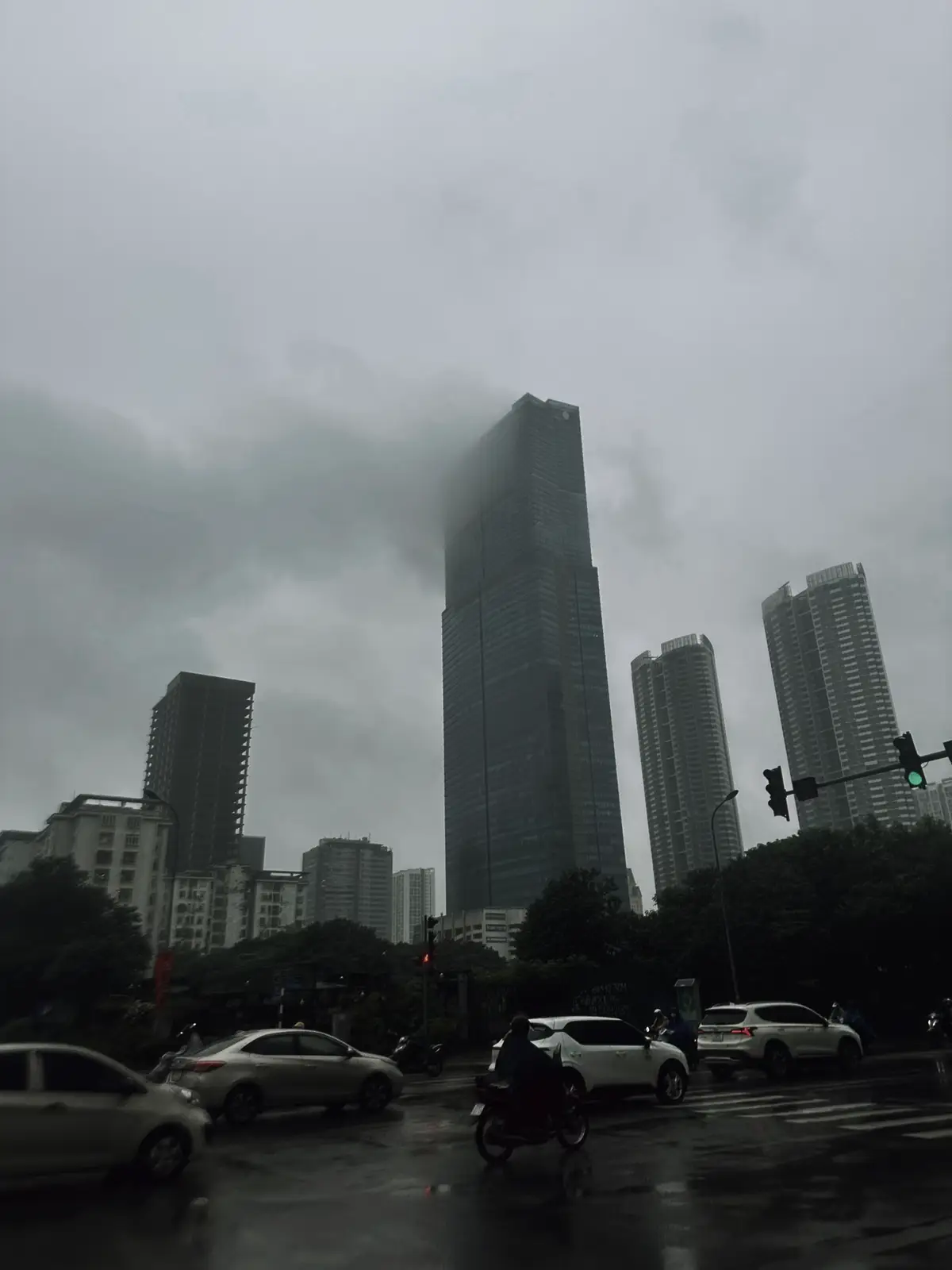 #Đàn ông tuy thích người đẹp, nhưng không chắc sẽ lấy người đẹp. Cuối cùng, người mà đàn ông muốn lấy là người phụ nữ phù hợp để làm vợ. Phụ nữ tuy thích tiền, nhưng không phải lúc nào cũng chọn lấy người giàu có nhất. Sau cùng, người mà họ lấy sẽ là người đối xử tốt nhất với họ . Bởi thế, cuối cùng nền tảng của hôn nhân tuyệt nhiên không phải tiền tài hay nhan sắc, mà là nhân cách và trách nhiệm. Cho nên, người phụ nữ có tấm lòng lương thiện là đẹp nhất, người đàn ông có tính trách nhiệm là người giàu có nhất.# #xuhuongtiktok 