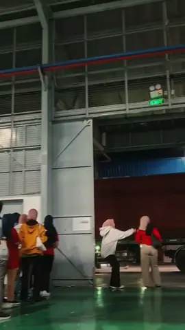 entah betah,butuh,atau terjebak dizona nyaman🥺😊 #kulibaprik #tegal #pejuangrupiah #CapCut 