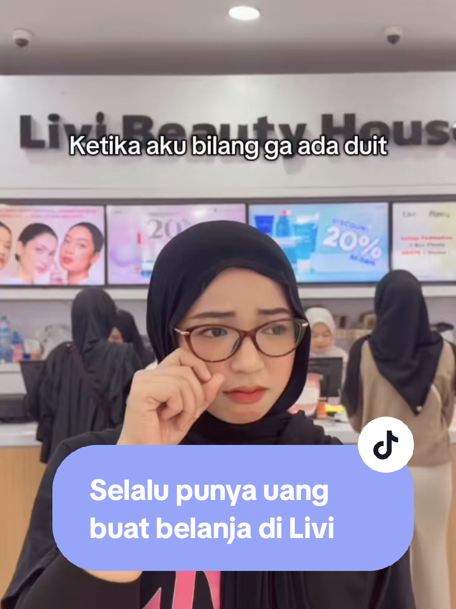 Apasih yang engga buat belanja di Livi Beauty House, selalu ada promo