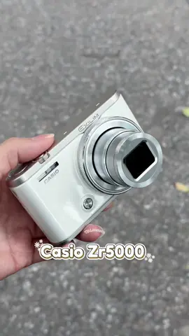 📸 Casio Zr5000 - màu trắng khó săn deen, bạn nào đang chờ em này thì hốt lẹ nhen ^^ #tihicamera #tiemmayanhtihi #digitalcamera #digicam #mayanhcompact #Casio 
