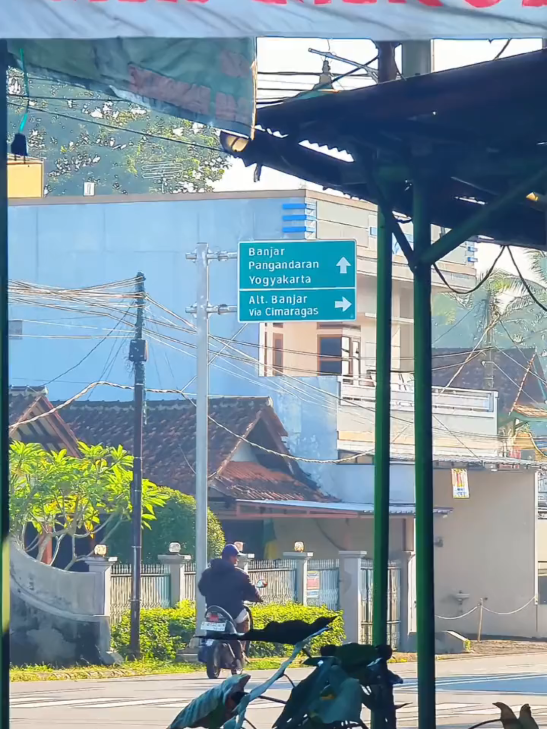 Original video by @zoomie77 📱 Google Pixel 7 Pro  🎥 Cinematic vidio @nalwavee  🔧 Cocok buat Story, Prank, Kata-kata  📥 Follow buat stok video original tiap hari #xyzbca #pixel7pro #fypppppppppppppp #mentahanvideo #mentahan