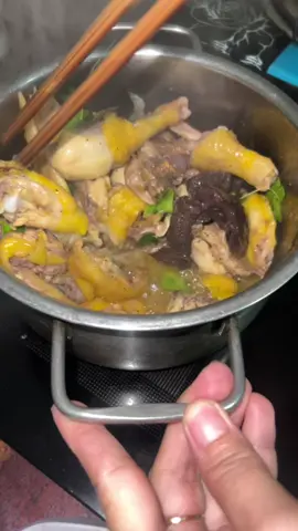 1 món mà nhà mình ăn nghiện ăn k chán.ăn rất rất ngon.nhìn nồi gà xào mọi người có thấy hấp dẫn k ạ#amthucdantocthai #xuhuong #viral #ẩmthucvungcao #thanhphovinh 