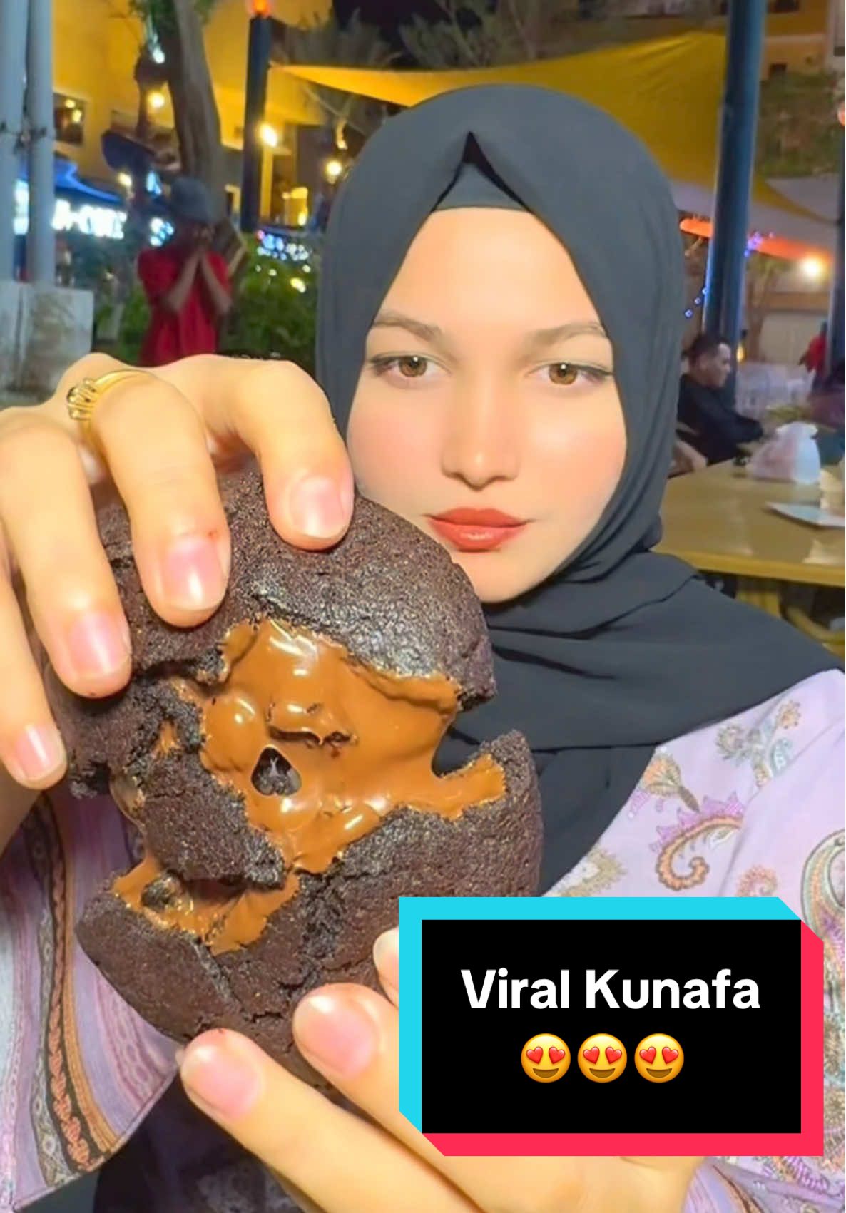 Tried the best Cookies in Karachi😍 Visit their website Brookee.pk for orders and details  @brookee.pk  #foryou #foryoupage #viral #viraltiktok #tiktok #tiktokviral #onthisday #goviral #goviralnow #trending #trendingvideo #trendingnow #food #foodtiktok #cookies #kunafa #viralkunafa #viralkunafachocolate #share #repost 