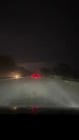 When the rain falls, everything is more feels more real #watchbillieeilish #rainaesthetic aesthetic #slowvibes #darkpop #mood 