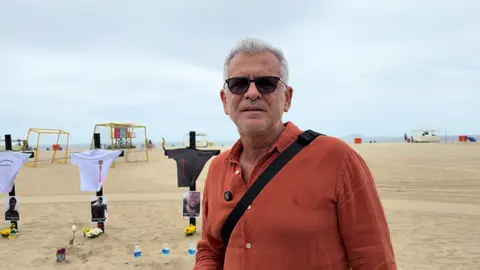 Homenagem ao policial civil Rodrigo Veloso Cabral, torcedor do Botafogo, que foi morto na operação ocorrida nos complexos do Alemão e da Penha, na semana passada.