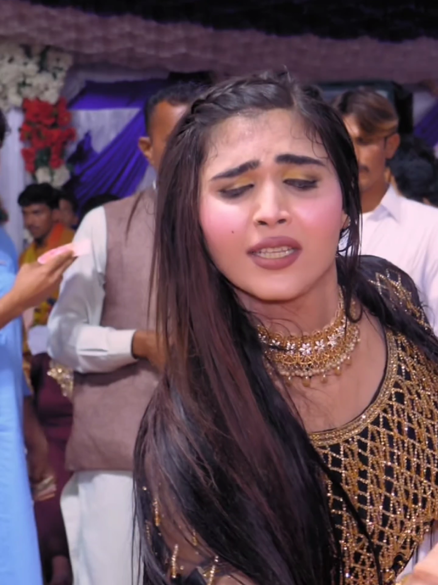 Pata Nain Kehri Mati Da _ Maehak Khanzadi Dance Performance 2025 Part 3  #newsongsariki2025 #newsongsariki2024 #rimalalishahofficial13 #urwakhansarikisong #mahekmalikofficial 