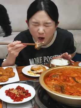 Korean Home Meal  Korean-style Braised Fish, Home -cooked Side Dishes, Recipe Part 2✓ #hamzy #hamzy_asmr #hamzyeating #koreanFood #cooking #hamzymukbang #asmrtiktok #fypviralシ #Food #foodasmr #Mukbang #ASMR #homecookedmeal