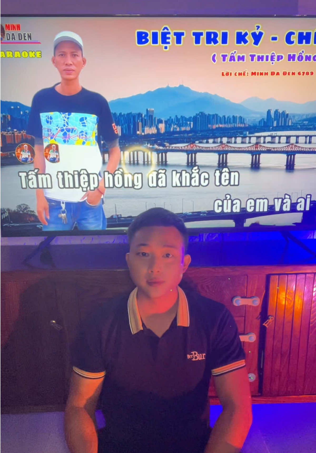 Tấm thiệp hồng khắc tên hai người… còn mình đứng ngoài nỗi nhớ 💔” #biettriky #nhacche #karaoke #minhdaden6789 