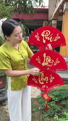 Quạt nhung treo tường ngày tết #giadung #huecocoshop #giadungtienich #tet2026 