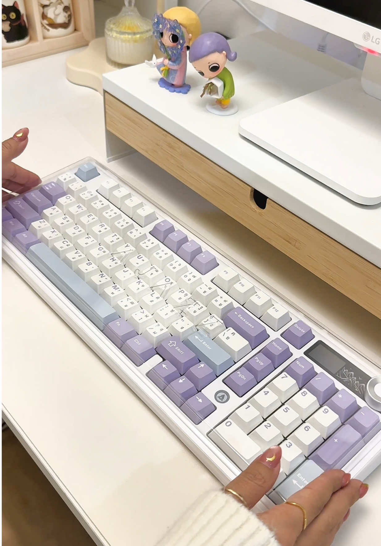 Ajazz AK980 V2 LCD เป็นคีย์บอร์ดเสียงนุ่มละมุน 98 ปุ่ม สายเกมมิ่งต้องชอบ สามารถ hos swap ได้ มาพร้อมหน้าจอ LCD และปุ่ม knop ⌨️✨#Tsunamigaming #Tsunami #Gaminggears #TsunamiThailand