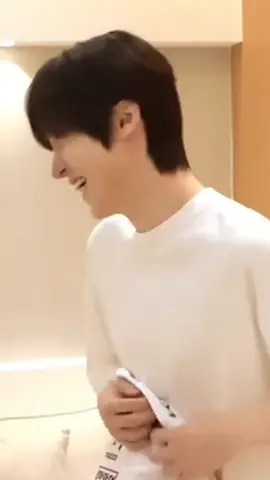 ไม่หลงรักใครง่ายๆนะคะ ถ้าไม่ใช่ยุนโฮ❤️ มาเติมความน่ารักให้เต็มปอดก่อนจะเจองานวอเตอร์บอมกับค่ะ😄 #yunho #ateez #ateezedit #에이티즈 #bias 