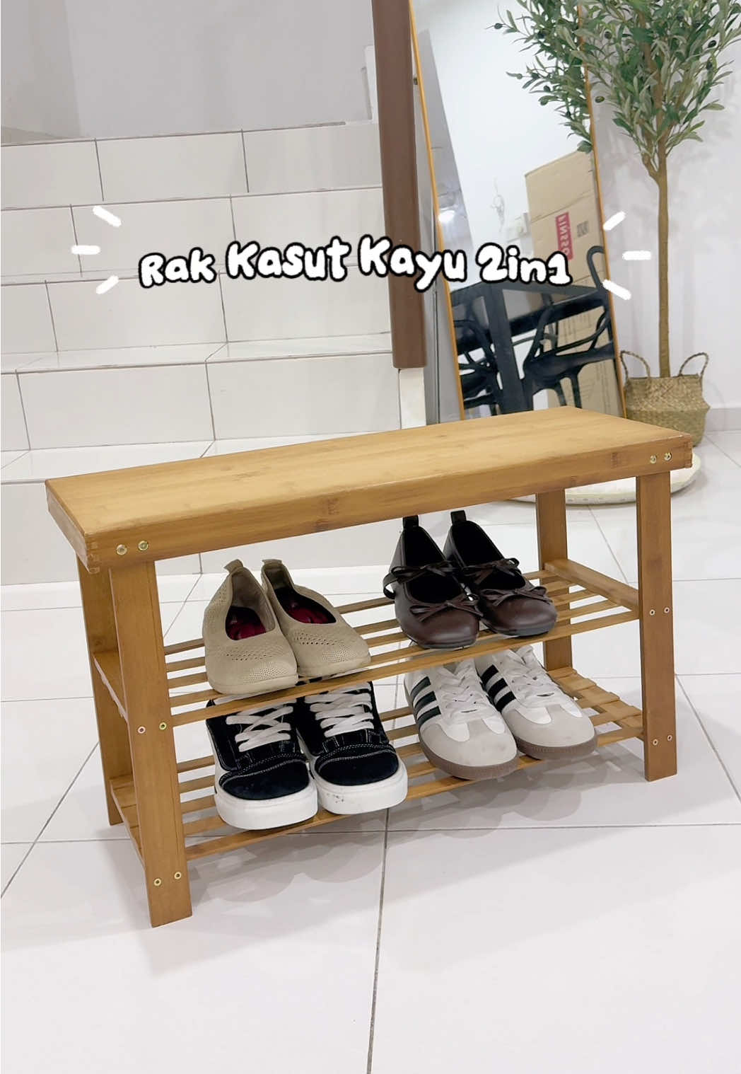 Senang nak pakaikan kasut anak lepas ni bila ada rak kasut ni. Boleh buat rak kasut, boleh buat tempat duduk juga! Jimat 😍😍  #rakkasut #rakkasutkayu #rakkasutmurah 