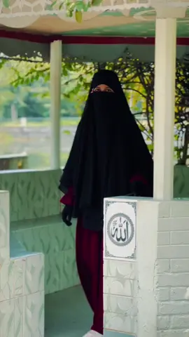 মানুষ তোমাকে ভুলে যাবে এইটা স্বাভাবিক...!🙃🌷