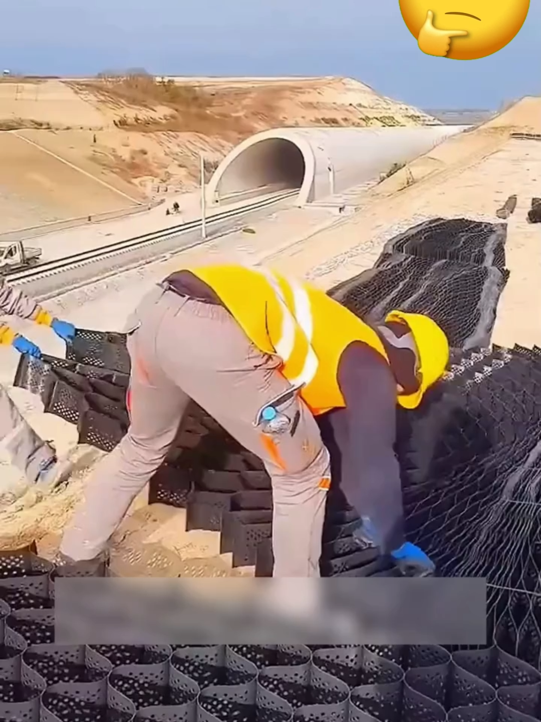 Rahasia Jalan di Negara Maju yang Bisa Tahan Sampai 50 Tahun !!! Ternyata dengan Menambahkan Geocell ini bisa menambah umur jalan, kenapa disini gak banyak yang pakai ya ? #shorts #viral #video #tekniksipilindonesia #tekniksipil #teknik #civil #civilengineering #shorts #shortsfeed #indonesia #trending #DosenSipil #TeknikSipil #CivilEngineering #Konstruksi #EngineeringLife #ProyekKonstruksi #Bangunan #PekerjaKonstruksi #EngineeringTools #AlatKonstruksi #AlatKerja #ConstructionTools #PowerTools #DIYIndonesia #AlatPintar #Perkakas #FYP #Viral #Shorts #YouTubeShorts #DailyEngineering #faktamenarik #faktaunik #fakta #beritaterkini #beritaviral #berita #beranda #beritaterbaru #beritahariini #berandayoutube #kabarterkini