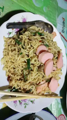 တန်ဆောင်မုန်းမှာ အမုန်းစွဲ😛🤤 #လတန်ဆောင်တိုင် #အစားတလိုင်း #ဒီချိန်တင်ရင်viewတက်ပါ့မလား🥺 #foryou #fypシ 