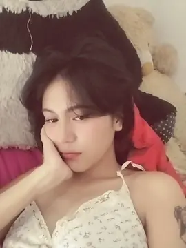 diluar dingin, di dalam demam. 