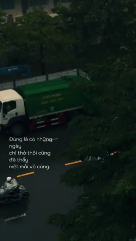 Đúng là có những ngày chỉ thở thôi cũng đã thấy mệt mỏi vô cùng. #caption #tamtrang 