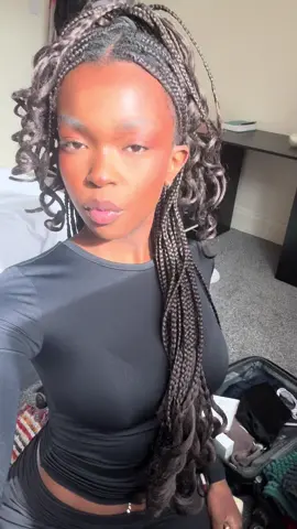 the girls have been filming themselves getting ready i wanna join🤭 #viralmakeup #grwmmakeup #grwm #fyp 