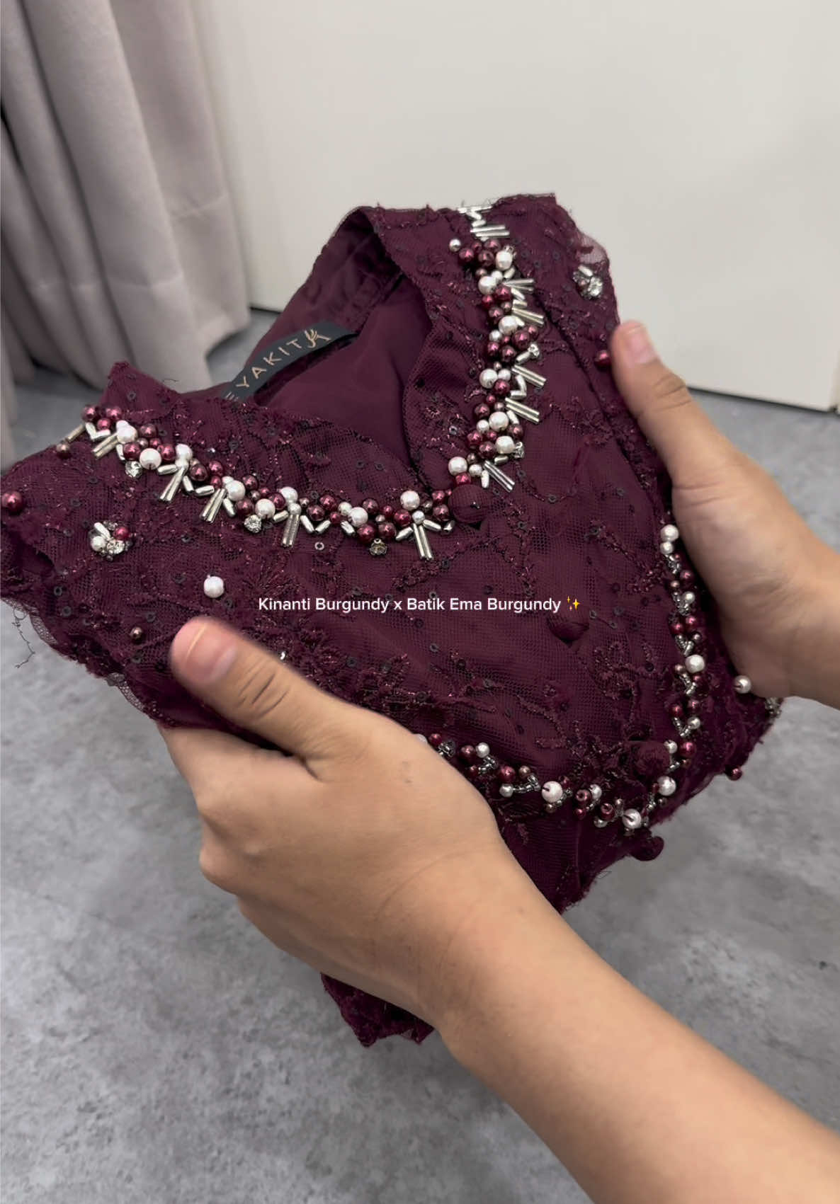 Rekomendasi kebaya Kutubaru busui friendly! #kebaya #akita #rekomendasikebaya #fypppppppppppppppppppppppp #batik 