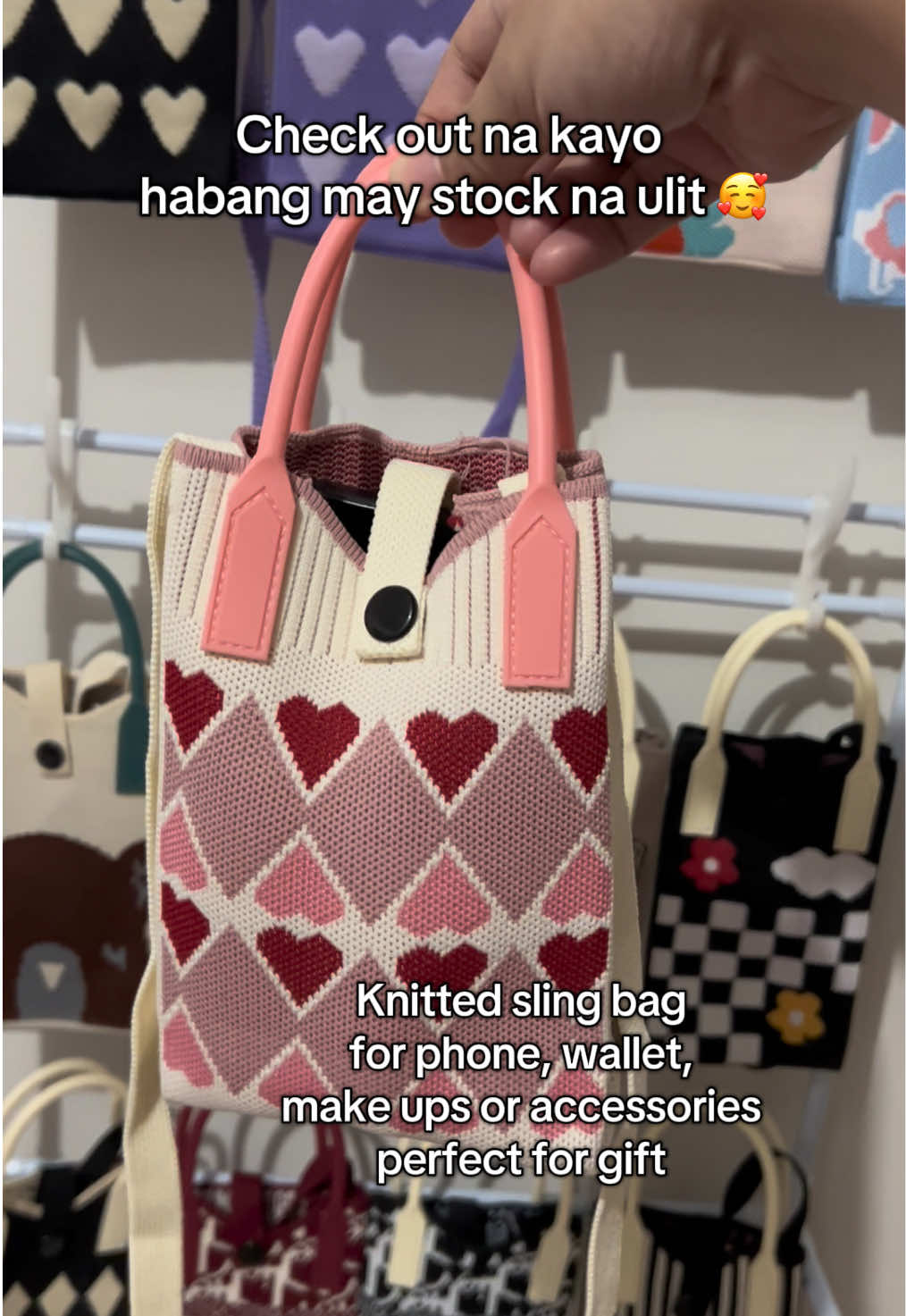 Knitted sling bag for phone & wallet #knittedbag #phonebag #knittedslingbag #slingbag 