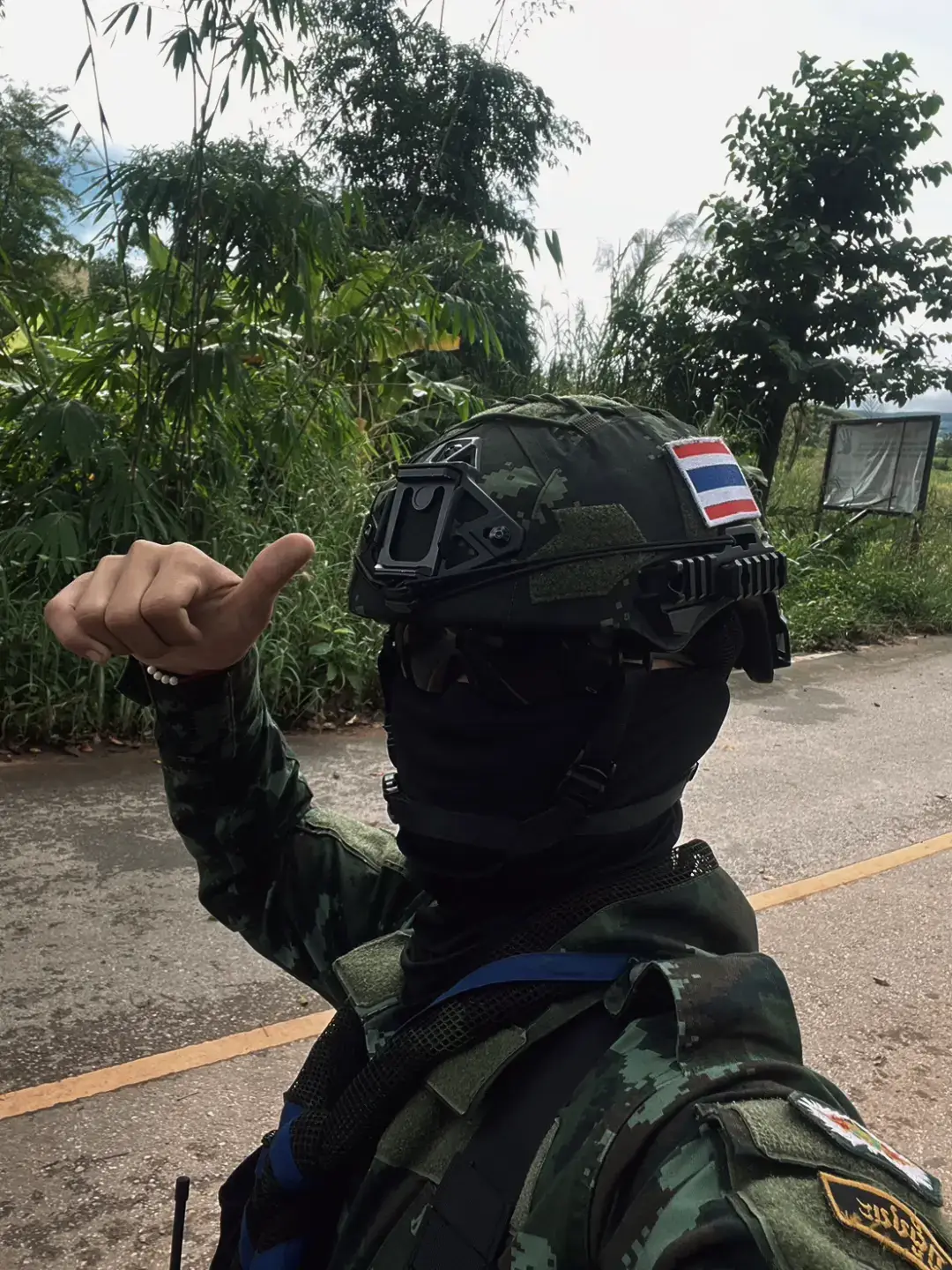 #เทรนด์วันนี้ ชีวิตต้องกลัวอะไรอีก ชายแดนไทย กัมพูชา ก็ไปมาแล้ว💂💂🫡🫡#ผามออีแดงศรีสะเกษ #เกอญอโพท่าสองยาง🥀 