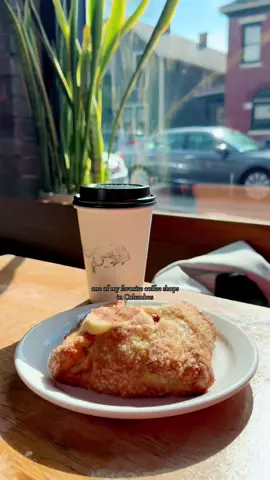 The apple pastry and egg & bacon sandwich were phenomenal 😍 #columbusohio #ohio #Foodie #cafe #coffee 