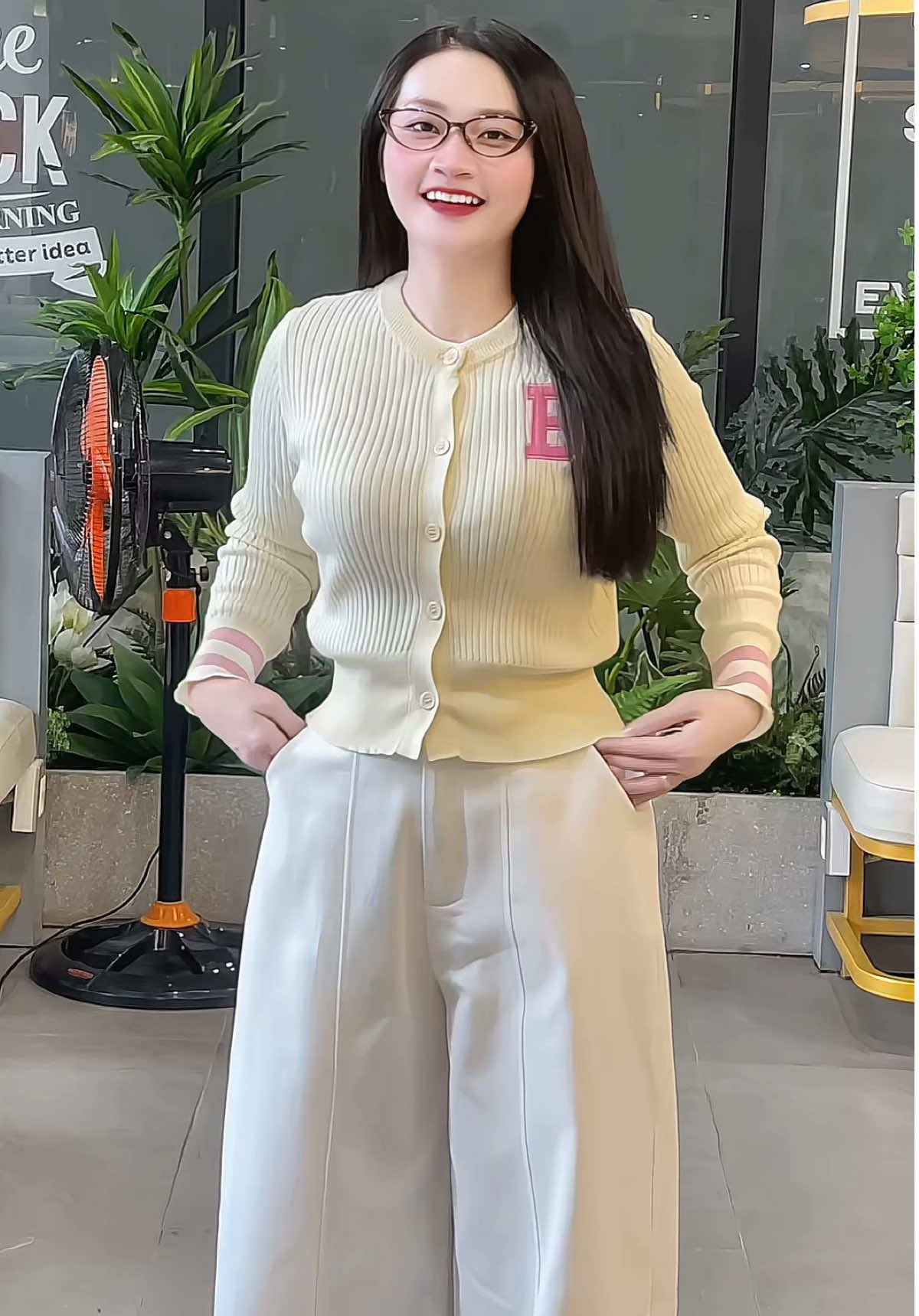 Áo len dệt kim khoác #hangchaycanh #aolennu #aolenquangchau #thờitrangnữ 