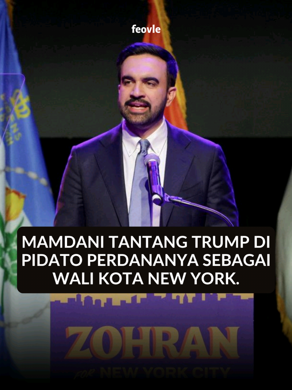 Zohran Mamdani dari Partai Demokrat resmi memenangkan pemilihan Wali Kota New York ke-111 setelah menumbangkan mantan Gubernur Andrew Cuomo dan kandidat Partai Republik, Curtis Sliwa. Kemenangannya menjadi tonggak bersejarah—menjadikannya wali kota Muslim pertama, pemimpin berdarah Asia Selatan pertama, sekaligus wali kota termuda yang terpilih dalam lebih dari satu abad terakhir. Dalam pidato kemenangannya, Mamdani menantang Presiden AS Donald Trump secara terbuka di hadapan ribuan pendukungnya. Ia menegaskan bahwa New York adalah rumah bagi para imigran dan pekerja keras dari seluruh dunia—sebuah pesan yang jelas menentang retorika anti-imigran Trump. Mamdani juga mengecam budaya korupsi yang menurutnya sering dimanfaatkan oleh para miliarder seperti Trump untuk menghindari pajak dan memperkaya diri dari sumber daya publik. Tanggapan lo? #feovle #fyp #fypシ゚ #usa 