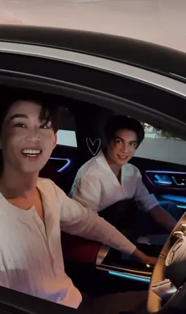 ตุ๊กตาหน้ารถน้องเอสน่ารักจุง #GarnierMochiCreamxWilliam #williamjkp #est_rvp #WilliamEst #วิลเลี่ยมเอส 