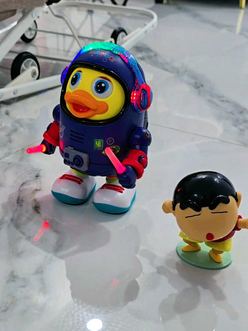 Rela nabung demi beli mainan bebek goyang x shincan puyeng😭😭 #mainanbebek #bebekgoyang #shincan #mainanunik #mainan 