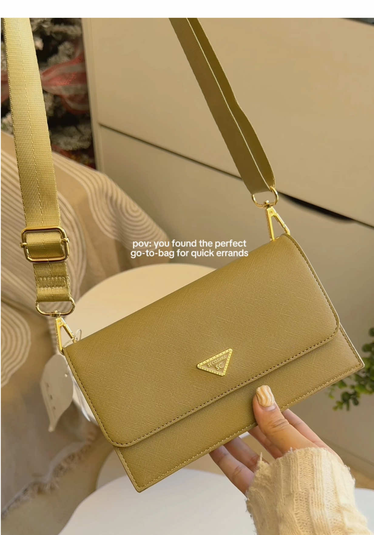 Replying to @kimfluence ❀ I think this is the sign to treat yourself before Christmas. @secosanaph 🎄 #secosana #slingbagforwomen #bagforwomen 