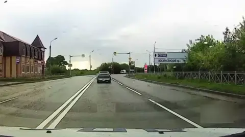 Погоня сотрудников ГИБДД в Марий Эл за нетрезвым 18-летним водителем ВАЗ-2112 который совершал опасные маневры и нарушал правила дорожного движения #рекомендации #погоня #дпс #полиция 