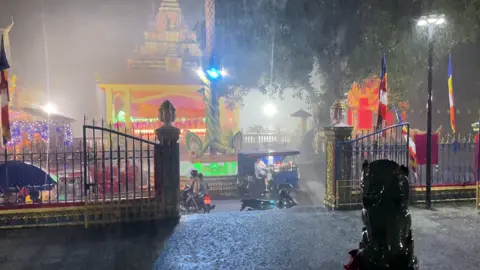 Chùa Bà Giam mưa quá. Năm nay hơi buồn rồi 😢#chùabagiam #thuandolatv #xuhuongtiktok #tràvinh 