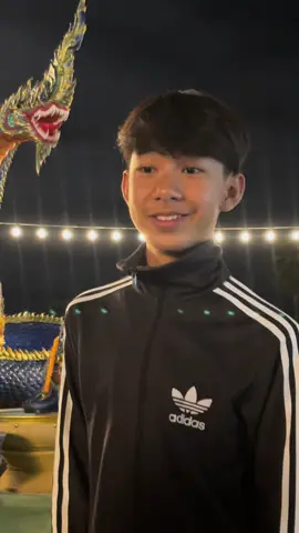 ลอยกระทงกับเอื้อยได้บ่หล่า 🤣 #คนไทยเป็นคนตลก #ลอยกระทง 