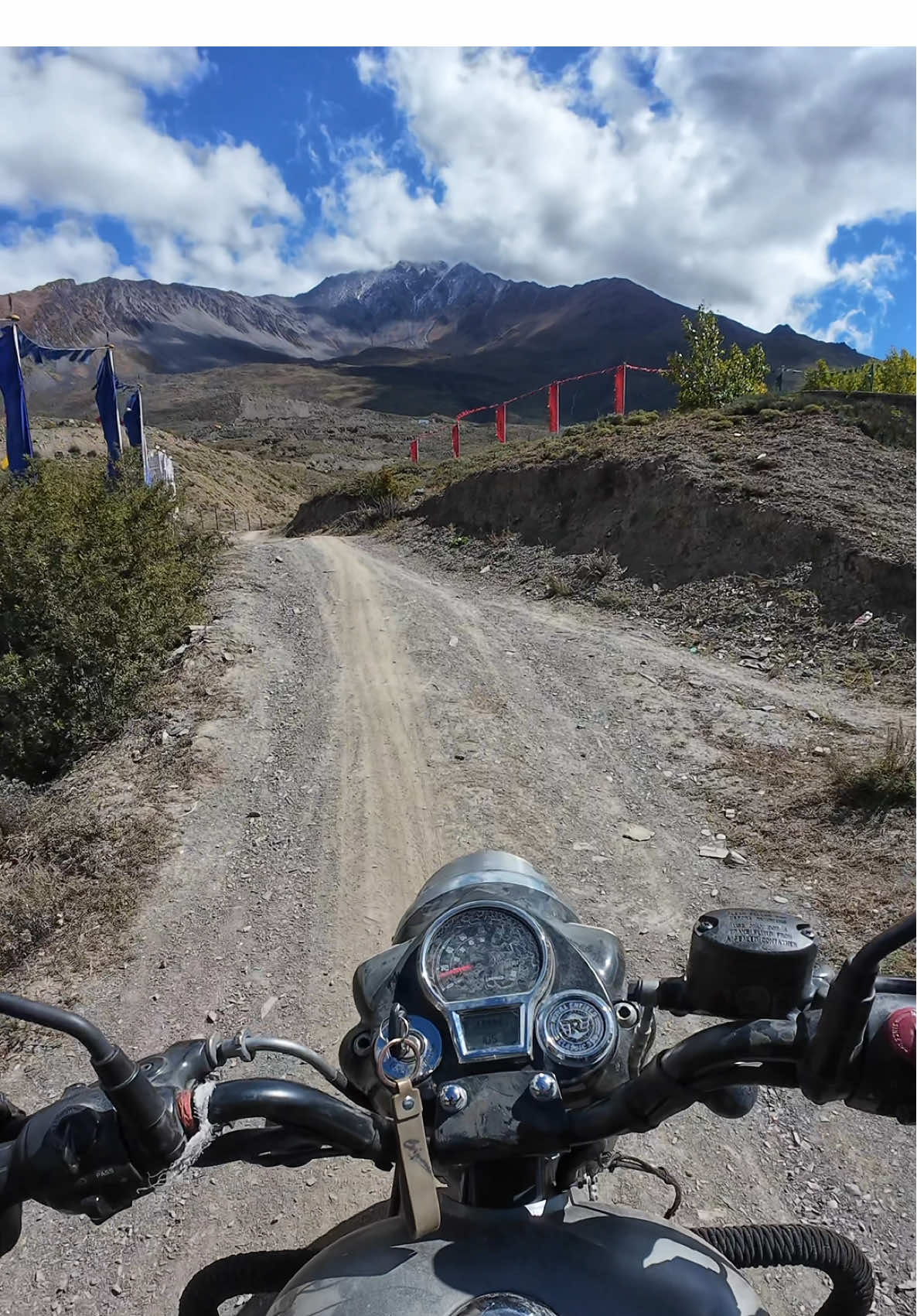 🍃❤️ #classic350 #mustang #nature #tiktoknepal #dasingdipak 