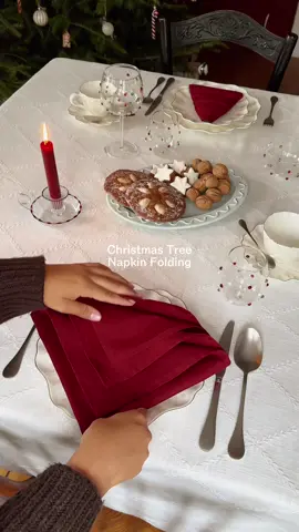 It’s tiiiiime for Christmas table settings and gift wrappings 🎁  #christmas #christmasgift #christmashack #fyp #westwing