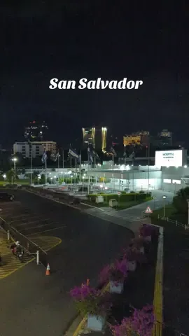 Zona Rosa y Hospital El Salvador. 🇸🇻📸 @Google Pixel #elsalvador🇸🇻 #travel #mulato #sansalvador #zonarosa 
