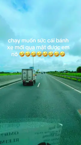 quá trời quá đất luôn!đuổi theo muốn rớt cái bánh xe 🛞 luôn #canhdep #tamtrangcuocsong #xuhuongtiktok #64_vinhlong #giaitri  @DFC TVO  @**🌻Tài_mới _🌻*68 *🌻  @🚚 Ramona 🚚 