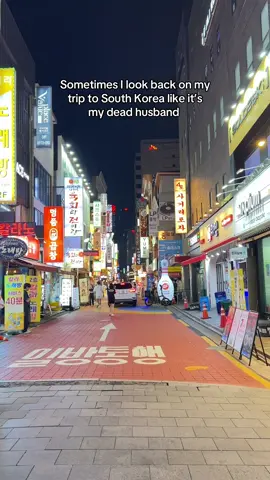 I’m always looking at my pictures/videos of Korea 🥲 #seoul #myeongdong #itaewon #fyp #seongsu 