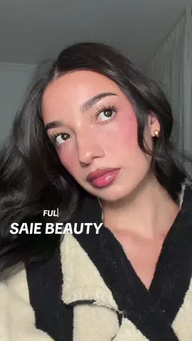 @Saie  #saiebeauty #MakeupRoutine #makeuptok #grwm #5minmakeup 