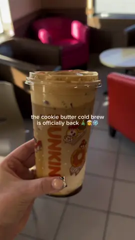 the wait is OVER 😍 I ordered a cookie butter iced latte with cookie butter cold foam and cookie crumbs and let me tell you, 10/10 🤌 #cookiebutterlatte #dunkindonuts #dunkinorder #icedcoffee #holidaydrinks 