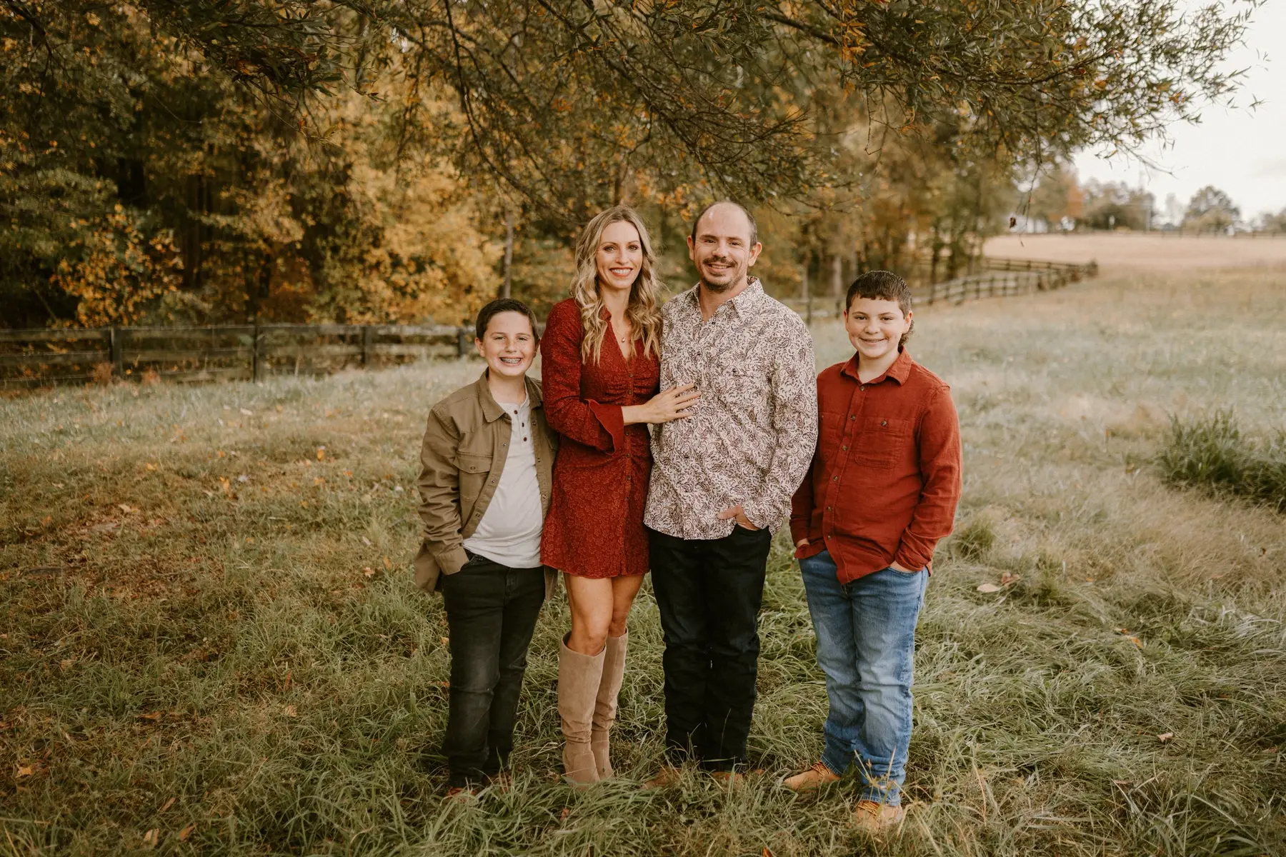 I am obsessed over how our fall family photos turned out! Love my sweet family! #familyphotos #fallfamilyphotos 