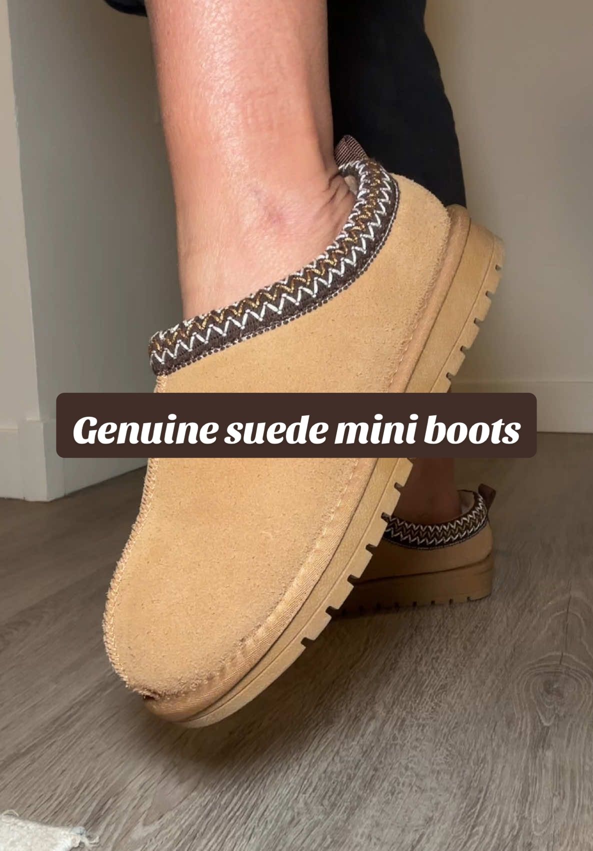 The perfemini boot look a like and they contact a fortune. These mini boots are resistant and fit true to size. #miniboots #slippers #tiktokshopblackfriday  #tiktokshopcybermonday  #tiktokshopcreatorpicks 