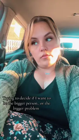 Decisions decisions 😏 #burgandimfshay #foryoupage #singlemomsoftiktok #amithedrama 