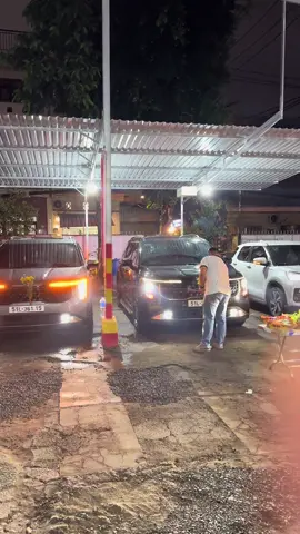 Làm thủ tục,nay không đủ đội hình,thiếu 2 em đang làm nhiệm vụ#xuhuongtiktok #xuhuongtiktok2025 #carnival2025 #kiacarnival #viral 