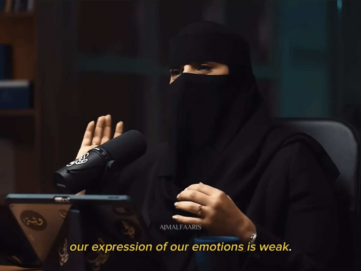 Not everyone thinks, feels, or understands the world like you do. Real wisdom is meeting people where they are, not where you expect them to be. Start with yourself. Learn your emotions. When you heal, you help others heal too. 🤍 #relationships #islamic #muslimtiktok #islamic_video #fyp 